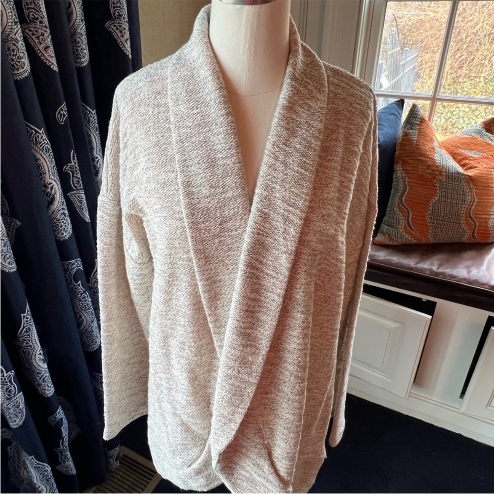 ❤️Talbots Cream and Gold Sweatshirt Elegant Comfort